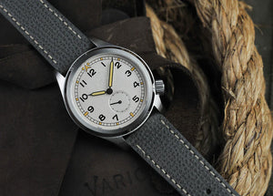 Vario 1945 D12 Zandbeige Veldhorloge