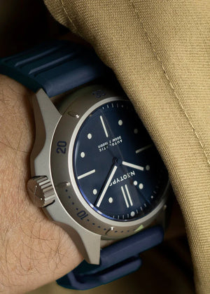 LM01 Type D staal en blauwe wijzerplaat