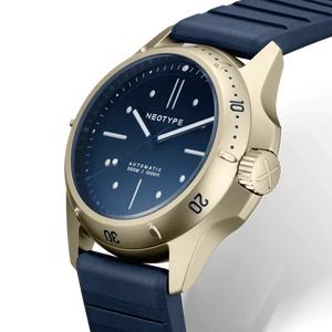 LM01 Type D staal PVD goud en blauwe wijzerplaat